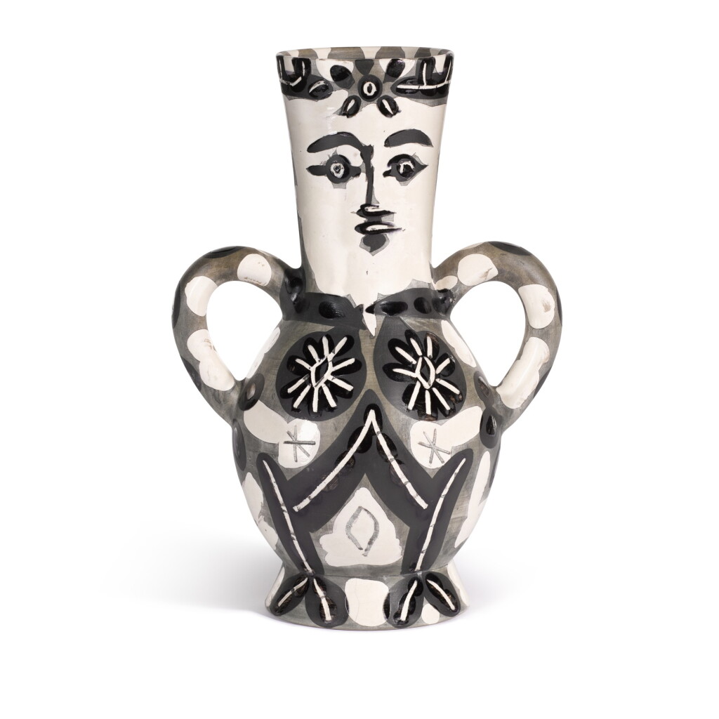 View full screen - View 1 of Lot 31. PABLO PICASSO | VASE DEUX ANSES HAUTES (A. R. 141).