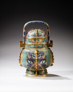 A cloisonné enamel archaistic vessel and cover (You), Qing dynasty, 19th / 20th century | 清十九 / 二十世紀 掐絲琺瑯仿古提樑蓋卣