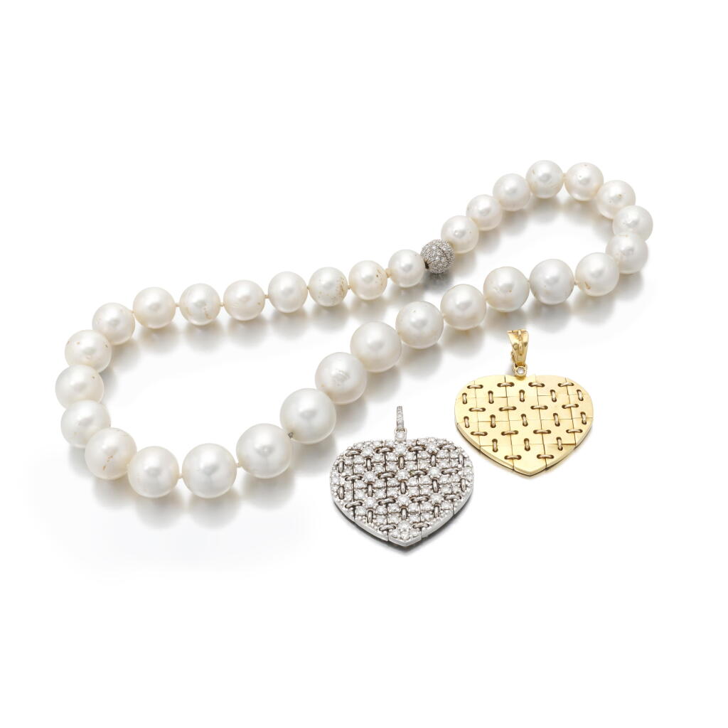 View full screen - View 1 of Lot 211. South Sea cultured pearl and diamond necklace with pendants | Collana in perle South Sea e diamanti e due pendenti .