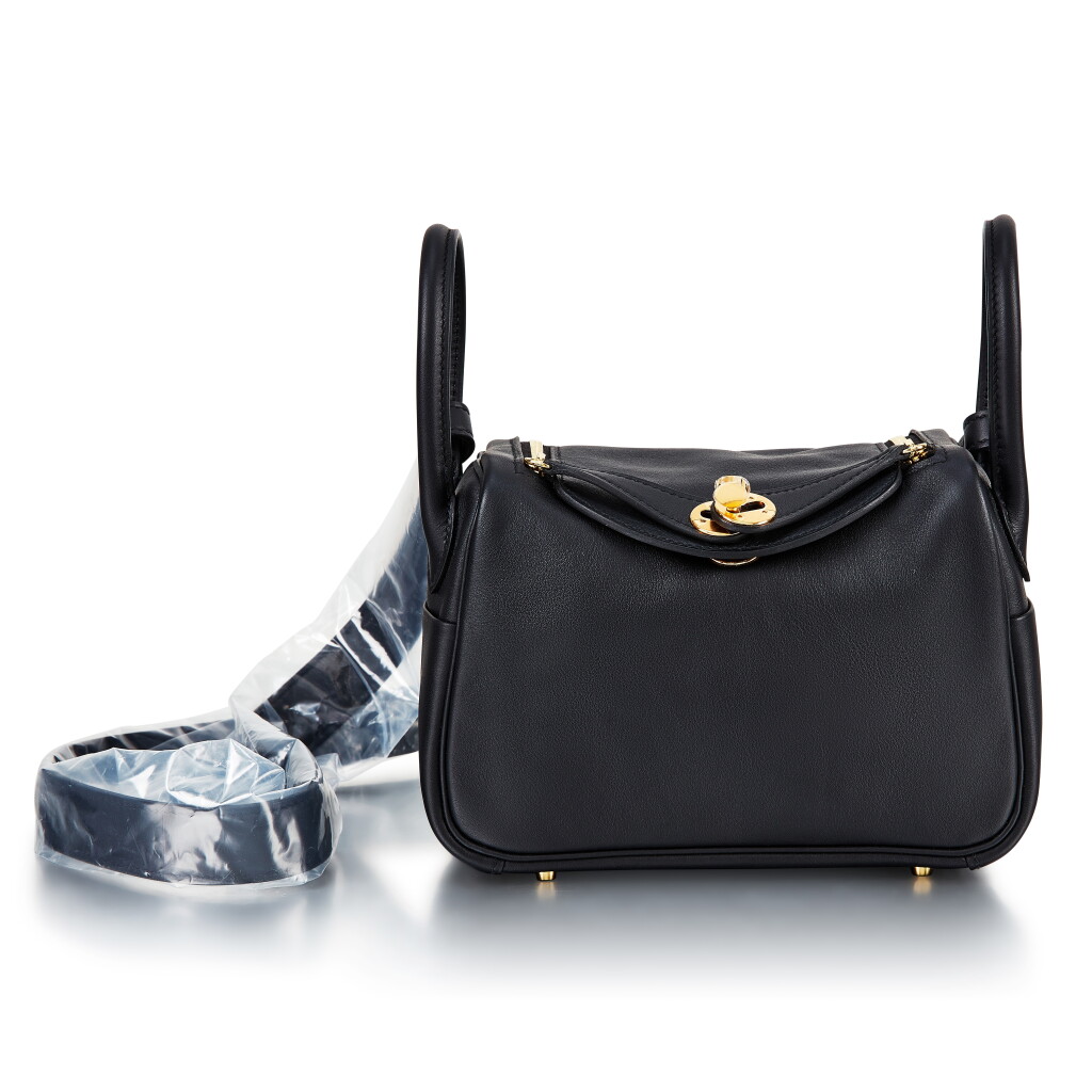View full screen - View 1 of Lot 8304. Noir Swift Mini Lindy Gold Hardware, 2021 | 愛馬仕黑色 Swift 小牛皮迷你 LINDY 包,配鍍金金屬件,2021年.