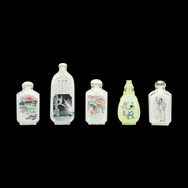 View full screen - View 1 of Lot 1127. Five inscribed inside-painted glass snuff bottles, 1960s | 1960年代 玻璃內畫題字鼻煙壺一組五件.