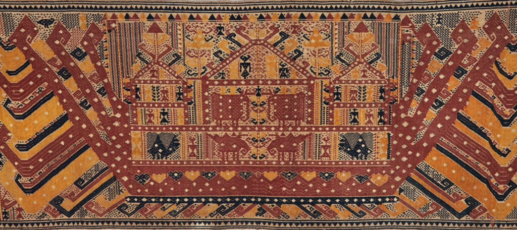 View full screen - View 1 of Lot 21. Tissu cérémoniel "à jonques" palepai, Lampung, Sumatra, Indonésie, 19e siècle | Ceremonial hanging "ship cloth" palepai, Lampung, Sumatra, Indonesia, 19th century.