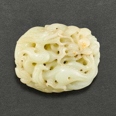 View full screen - View 1 of Lot 541. A WHITE JADE 'DRAGON' PLAQUE YUAN - MING DYNASTY | 元至明 白玉穿花龍珮飾.