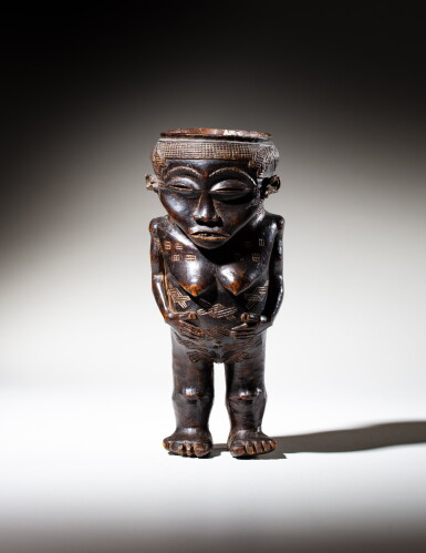 View full screen - View 1 of Lot 17. Coupe anthropomorphe, Kuba, République démocratique du Congo | Kuba Anthropomorphic Cup, Democratic Republic of the Congo.