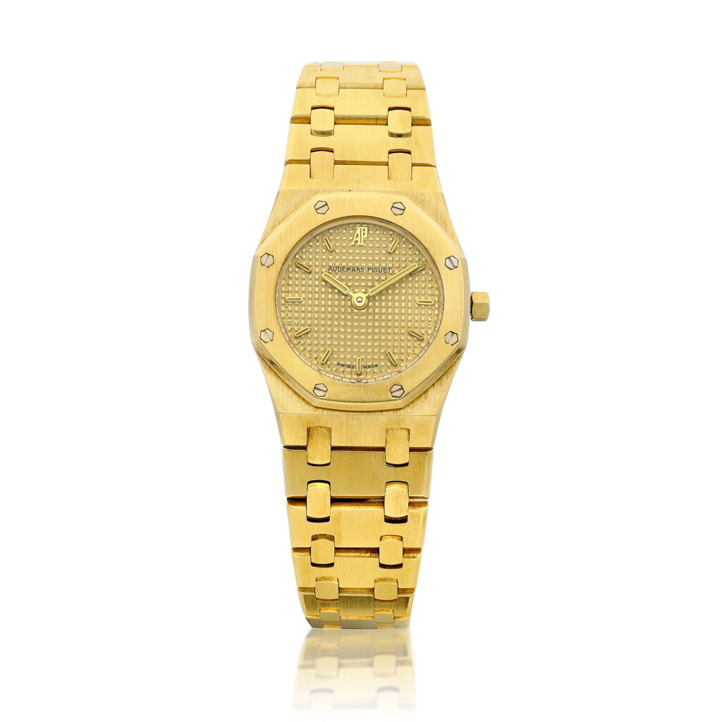View full screen - View 1 of Lot 8106. Royal Oak, Reference 66339BA.00.0722BA | A yellow gold bracelet watch, Circa 1990 | 愛彼 | 皇家橡樹系列 型號66339BA.00.0722BA | 黃金鏈帶腕錶,約1990年製.