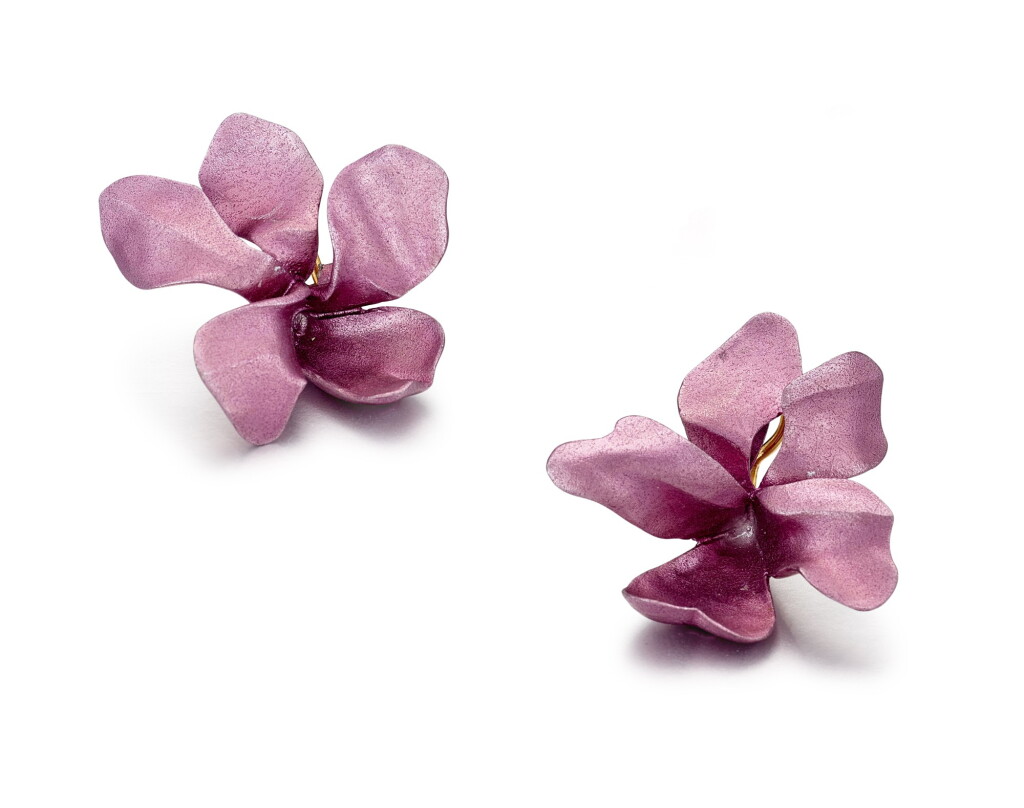 View full screen - View 1 of Lot 1404. JAR | 'VIOLET' PAIR OF ALUMINUM EAR CLIPS | JAR | 'Violet' 鋁耳環一對.