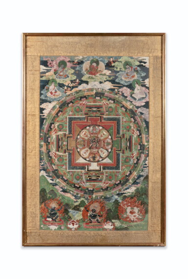 View full screen - View 1 of Lot 26. TANGKA REPRÉSENTANT UN MANDALA DE VAJRASANA TIBET, XVIIIE-XIXE SIÈCLE | 西藏 十八至十九世紀 曼荼羅唐卡 設色布本 鏡框 | A thangka depicting a Vajrasana mandala, distemper on cloth, Tibet, 18th-19th century.