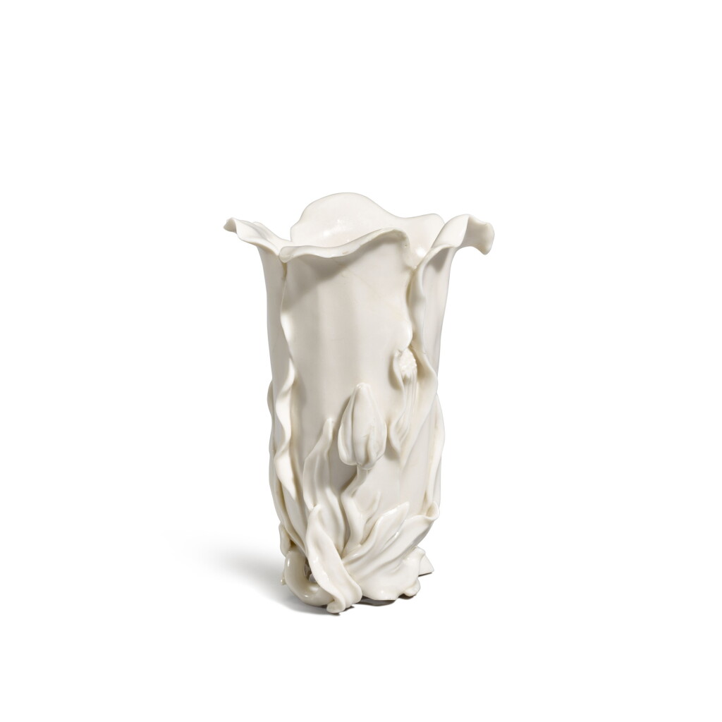 View full screen - View 1 of Lot 16. A Dehua 'magnolia' cup, Qing dynasty, 17th / 18th century | 清十七/十八世紀 德化玉蘭花式盃.