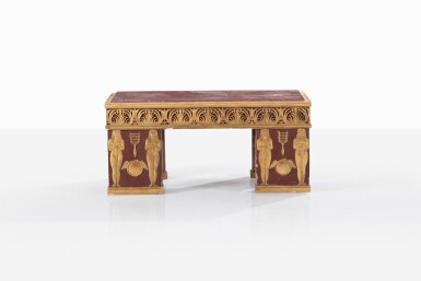 View full screen - View 1 of Lot 99. Table basse égyptienne, vers 1920.