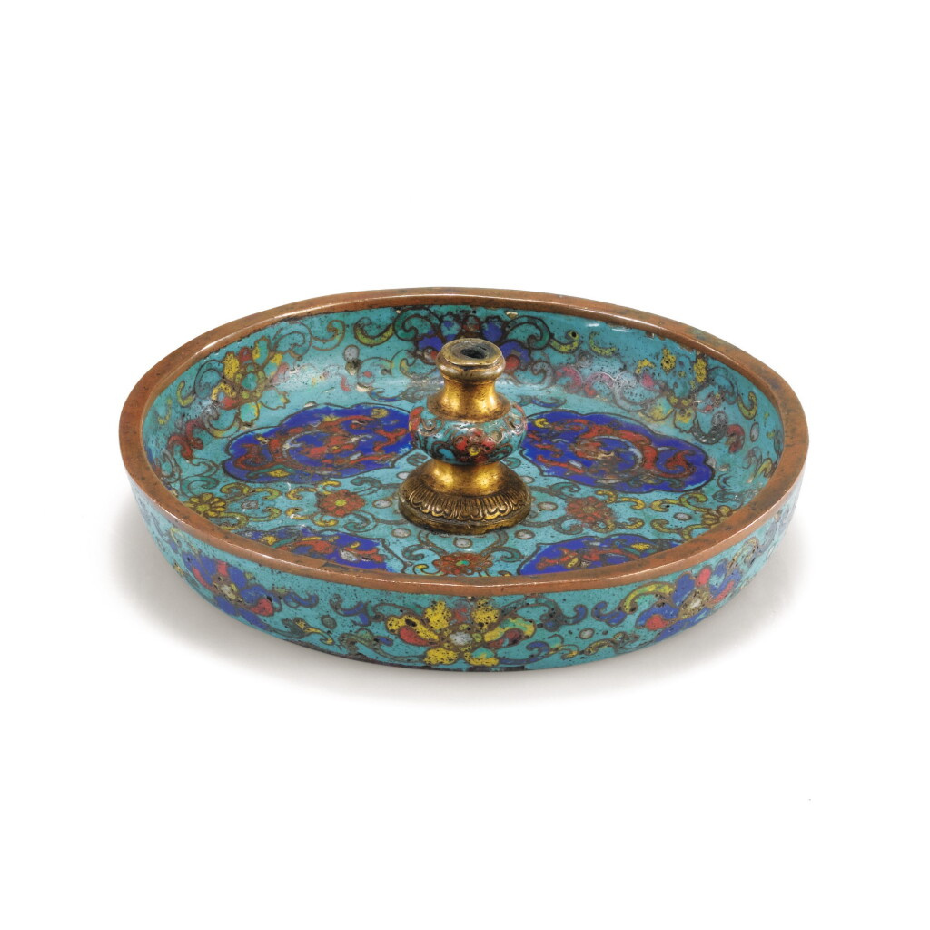 View full screen - View 1 of Lot 36. A CLOISONNE ENAMEL INCENSE HOLDER, QING DYNASTY, 18TH CENTURY | 清十八世紀 掐絲琺琅百寶紋香插.