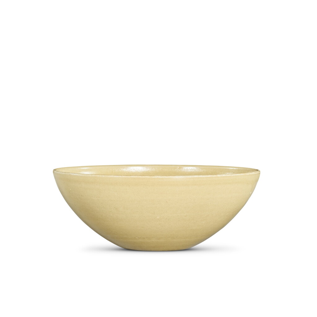 View full screen - View 1 of Lot 3688. An unusual Yue celadon bowl Late Tang – Five dynasties | 晚唐至五代 越窰灰青釉盌.