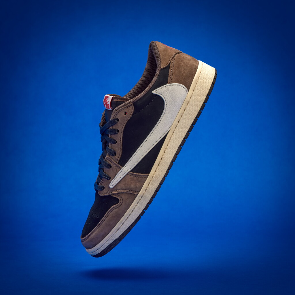 View full screen - View 1 of Lot 7. Stephen Curry 2025-2026 Tunnel Worn Nike Air Jordan 1 Retro Low Travis Scott 'Mocha'.