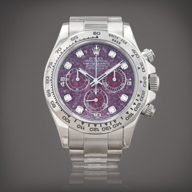 View full screen - View 1 of Lot 367. Daytona, reference 116509 Montre bracelet chronographe en or blanc avec index diamant et cadran en grossulaire rouge grenat | White gold chronograph wristwatch with diamond indexes and red grossular garnet dial and bracelet Vers 2013 | Circa 2013.