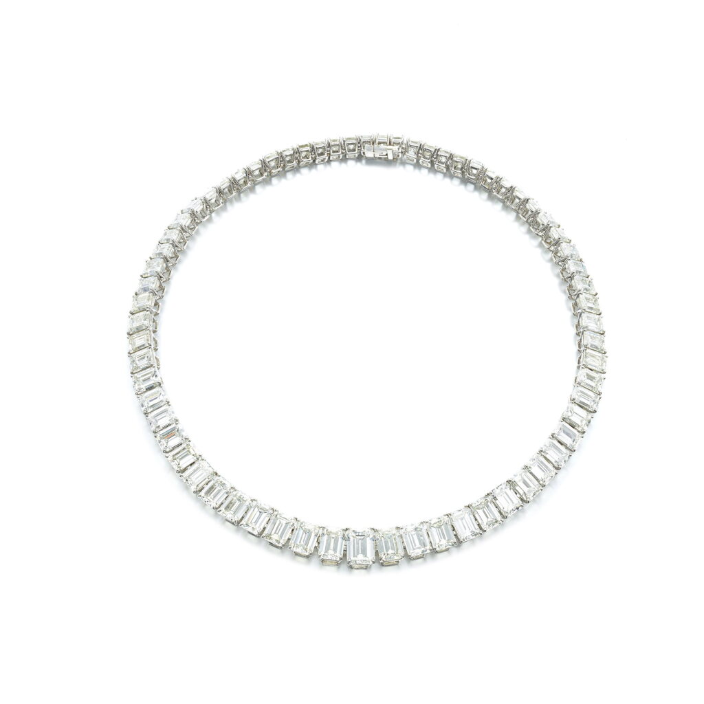 Voir en plein écran - Voir 1 du lot 561. Diamond rivière necklace.