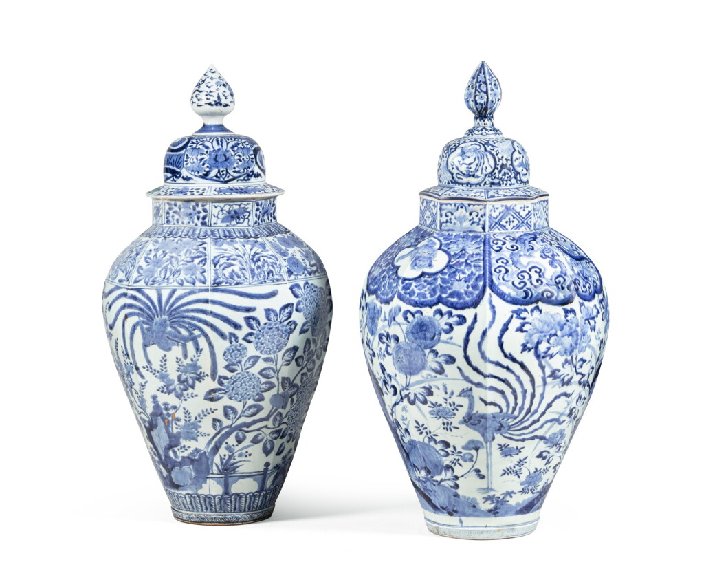 View full screen - View 1 of Lot 145. Two monumental octogonal blue and white Arita vases Japan, Edo period, 17th-18th century | 日本 有田町 江戶時期 約十七至十八世紀 青花穿花鳳紋八方直頸蓋罐一對.