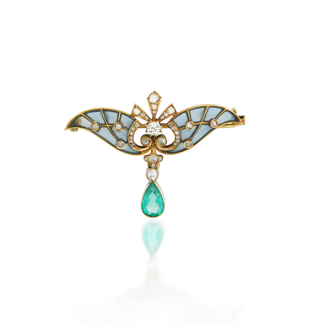 View full screen - View 1 of Lot 48. Broche émail, émeraude et diamants | Enamel, emerald and diamond brooch.