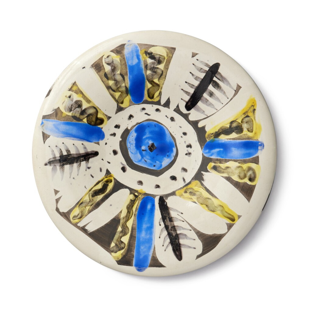 View full screen - View 1 of Lot 26. Motifs no. 66 (A. R. 472).
