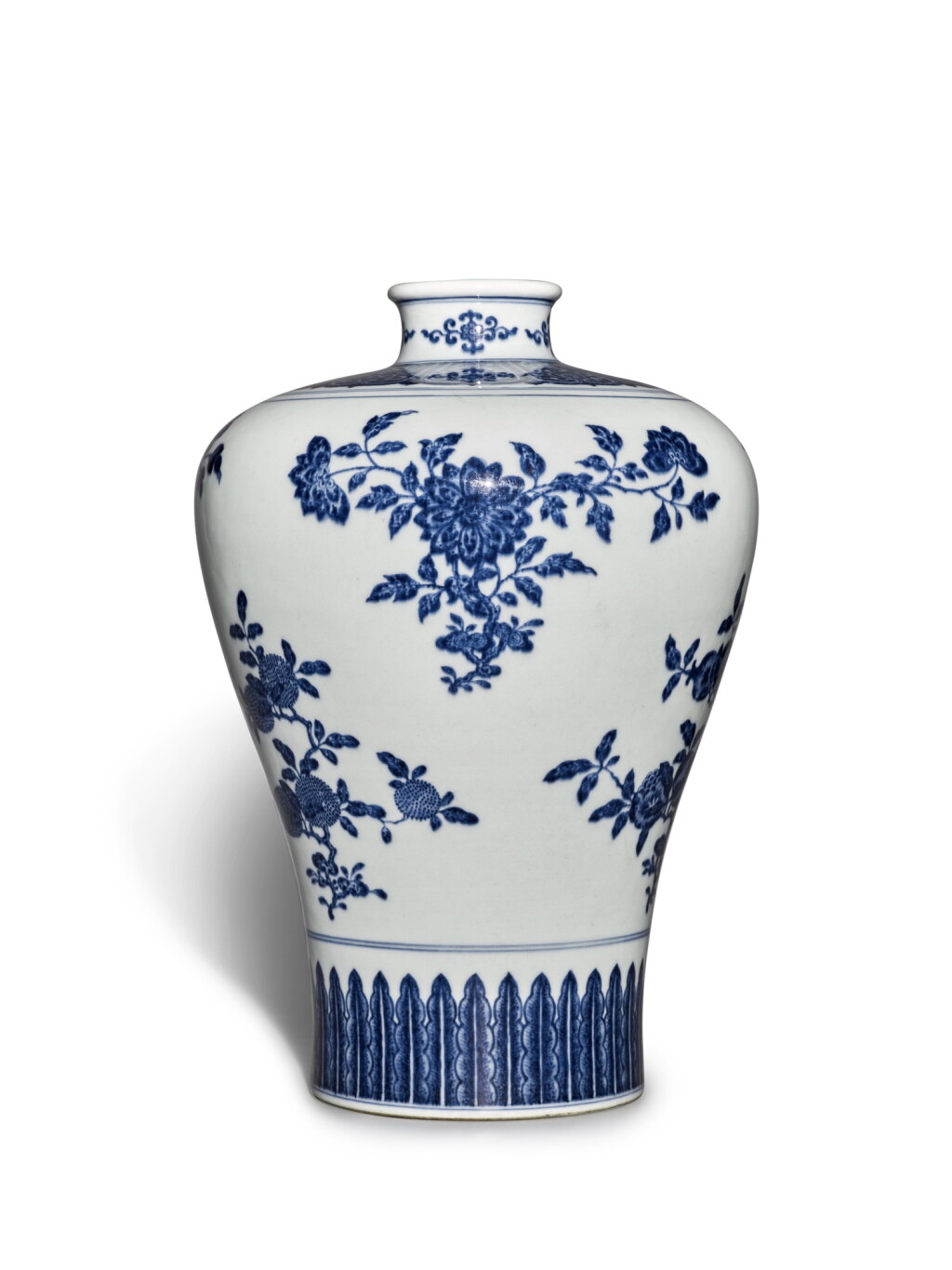 View full screen - View 1 of Lot 263. A fine Ming-style blue and white 'fruits' vase (Meiping), Seal mark and period of Qianlong | 清乾隆 青花折技花果紋梅瓶 《大清乾隆年製》款.
