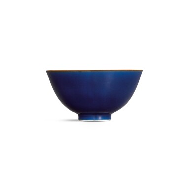 View full screen - View 1 of Lot 140. A blue-glazed bowl, Seal mark and period of Qianlong | 清乾隆 霽藍釉盌 《大清乾隆年製》款.
