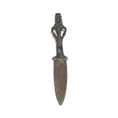 View full screen - View 1 of Lot 137. A bronze 'figural' dagger, Đông Sơn Culture, circa 500 BCE.
