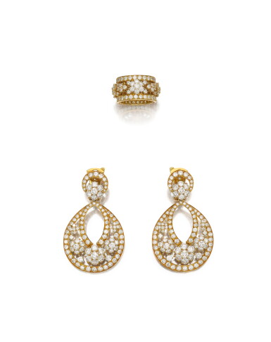 View full screen - View 1 of Lot 1603. VAN CLEEF & ARPELS | 'SNOWFLAKE', DIAMOND DEMI-PARURE |梵克雅寶 | 'Snowflake' 鑽石戒指及耳墜套裝.