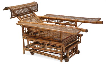 View full screen - View 1 of Lot 131. A LARGE BAMBOO AND WOOD FOLDING LOUNGE CHAIR, LATE 19TH/EARLY 20TH CENTURY | GRANDE CHAISE LONGUE ARTICULÉE EN BAMBOU ET BOIS, FIN DU XIXE/DÉBUT DU XXE SIÈCLE.