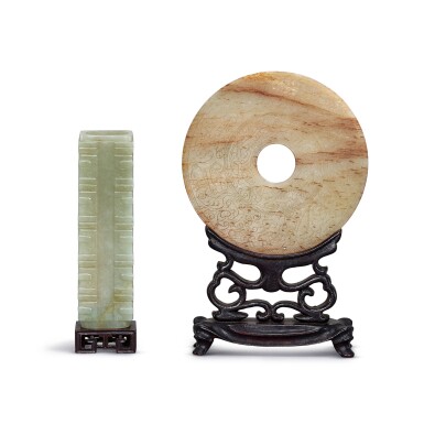View full screen - View 1 of Lot 467. An archaistic celadon jade cong, 17th century, and an archaistic jade bi, 18th century or earlier 十七世紀 仿古青玉琮 及 十八世紀或更早 仿古玉璧.