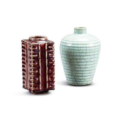 View full screen - View 1 of Lot 253. A celadon-glazed crackled vase, and an aubergine-glazed cong-shaped vase, Qing dynasty | 清 青釉弦紋瓶 及 清 茄皮紫釉琮式瓶.