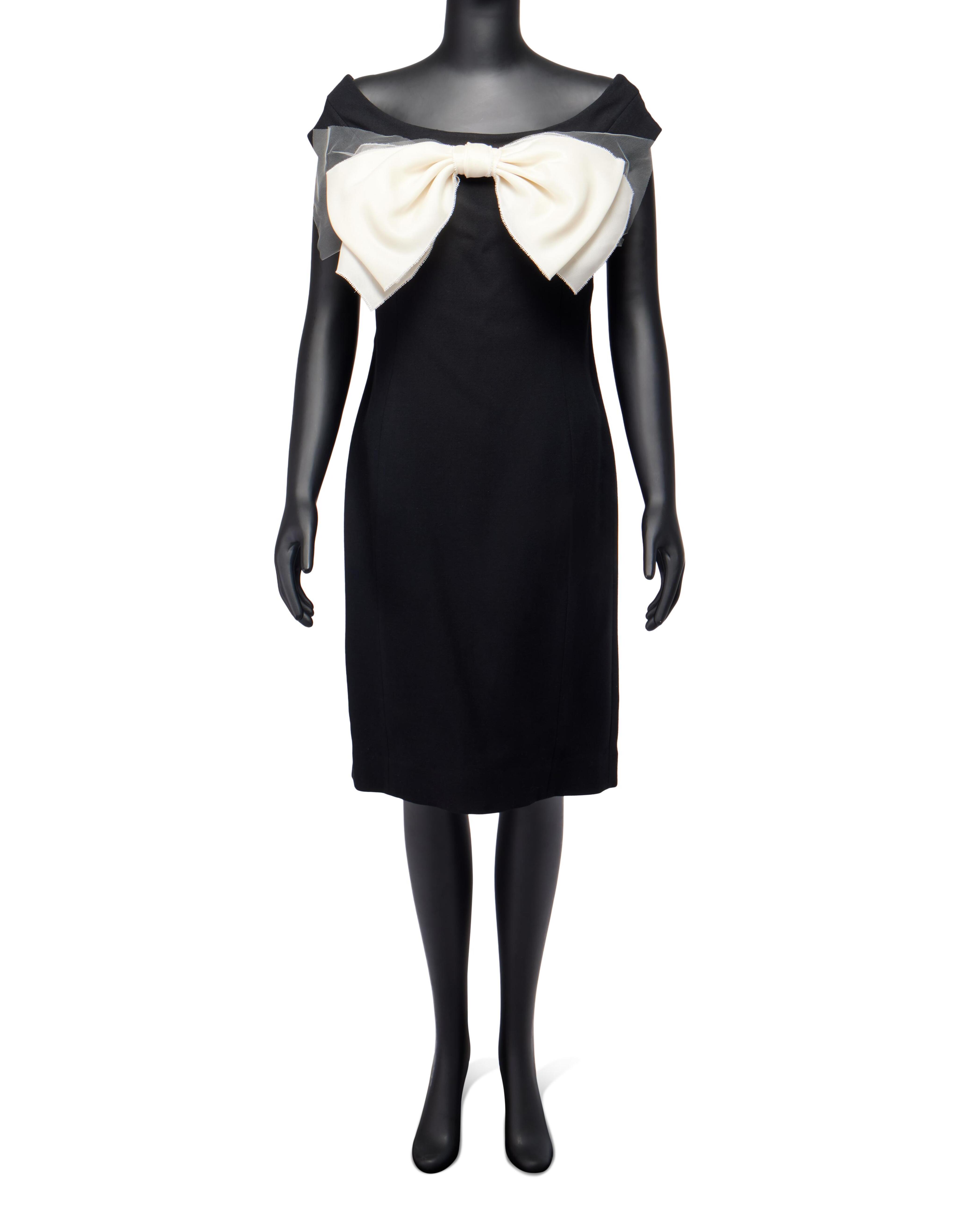 Isaac Mizrahi | CFDA: Defining American Style | Luxury Collectibles | Isaac Mizrahi | CFDA: Defining American Style | Luxury Collectibles |