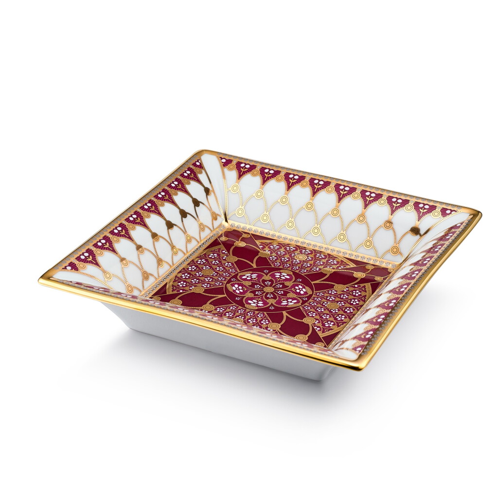 View full screen - View 1 of Lot 8279. Porcelain de Limoges | A commemorative Limoges porcelain and enamel dish, Circa 2020 | 百達翡麗 Porcelain de Limoges | 利摩日陶瓷及琺瑯擺飾盤,約2020年製.