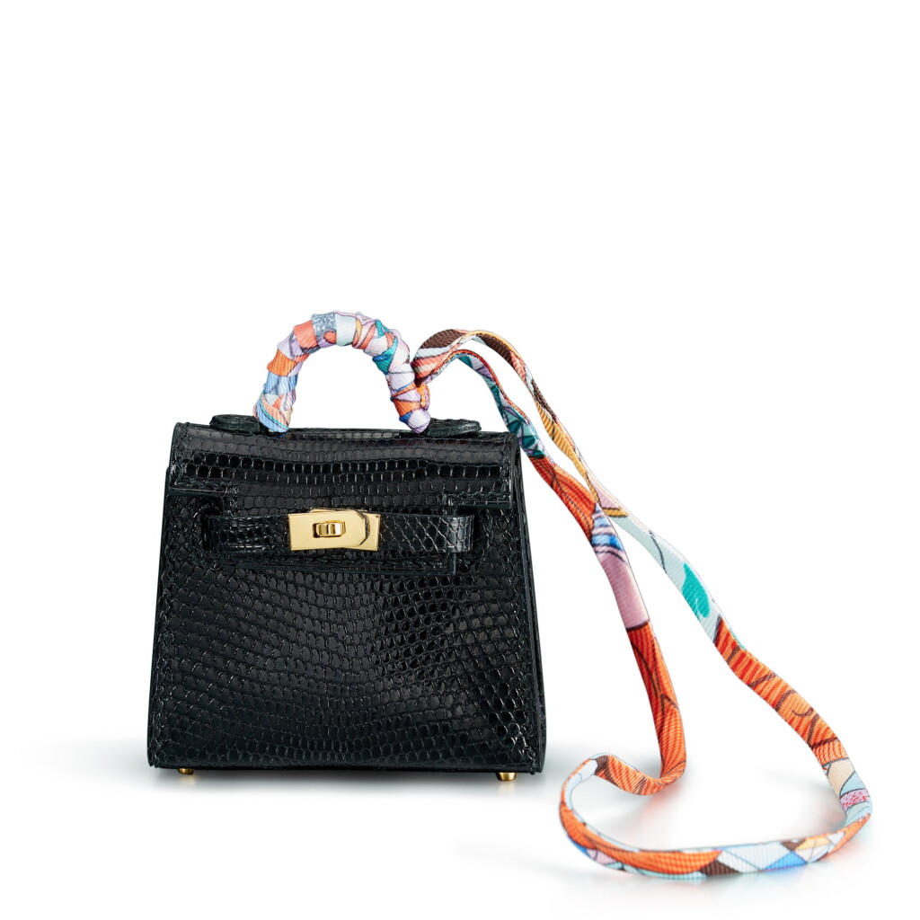 View full screen - View 1 of Lot 8312. Noir Lizard Mini Kelly Twilly Bag Charm, 2015 | 愛馬仕黑色蜥蜴皮迷你 Kelly Twilly 凱莉包造型掛飾,2015年.