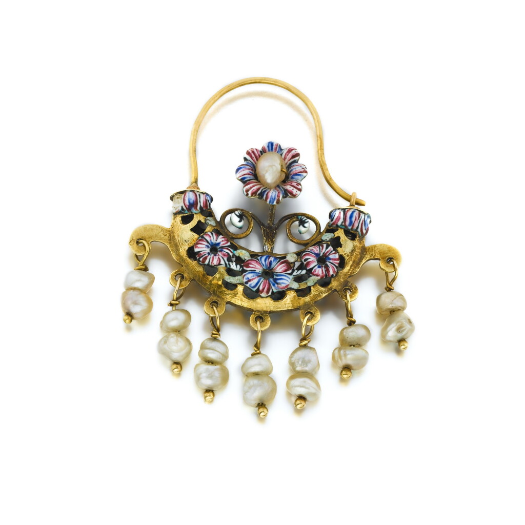 View full screen - View 1 of Lot 1009. An enamel, baroque pearl and gold earring in shape of an Arch, South Italian or Spanish, early 17th century or later.