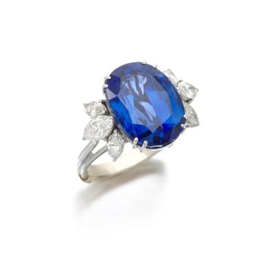 View full screen - View 1 of Lot 250. Sapphire and diamond ring | Anello con zaffiro e diamanti .