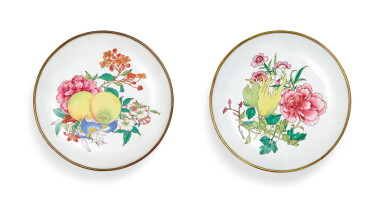View full screen - View 1 of Lot 169. A rare pair of Canton enamel dishes, Qing dynasty, Yongzheng period | 清雍正 廣東銅胎畫琺瑯花果紋盤一對.