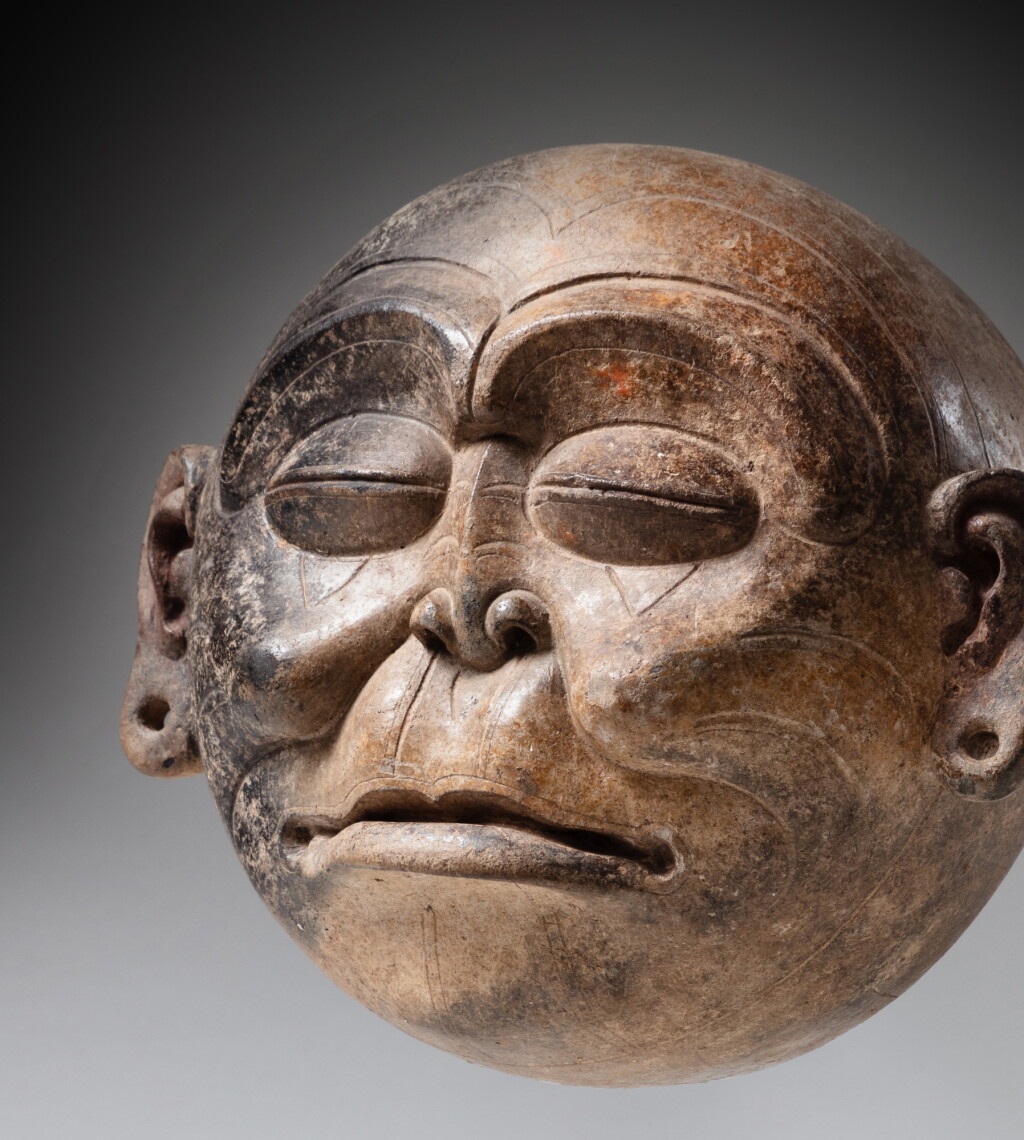 View full screen - View 1 of Lot 31. Bol, Maya, Classique récent, ca. 300 - 600 | Mayan Effigy Bowl, Early Classic, ca. AD 300 - 600.