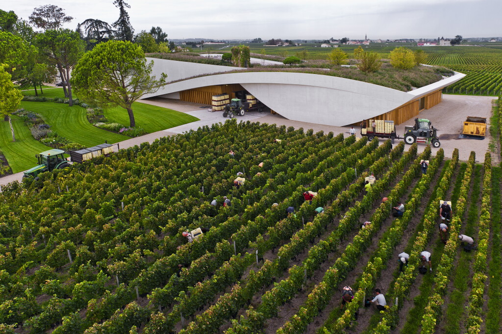 View full screen - View 1 of Lot 298. Château Cheval Blanc 2006 (6 BT).