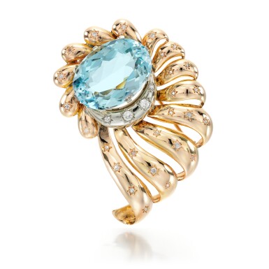 View full screen - View 1 of Lot 48. AQUAMARINE AND DIAMOND BROOCH.