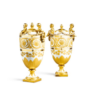 View full screen - View 1 of Lot 57. A pair of Louis XVI Sèvres porcelain covered oblongs vases, circa 1775-1780 | Paire de vases oblongs couverts en porcelaine dure de Sèvres d'époque Louis XVI, vers 1775-1780.
