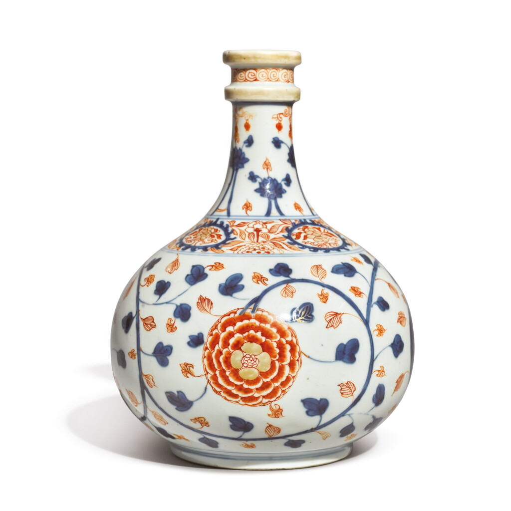 View full screen - View 1 of Lot 799. AN IMARI BOTTLE VASE, 17TH CENTURY.