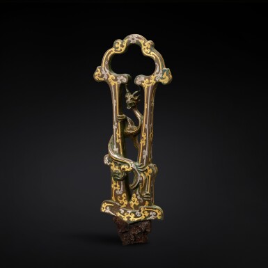 View full screen - View 1 of Lot 3612. An exceptional and rare gold and silver-inlaid bronze sword hilt, Late Eastern Zhou - early Western Han dynasty | 東周末至西漢初 銅錯金銀鏤空雲龍紋劍柄.