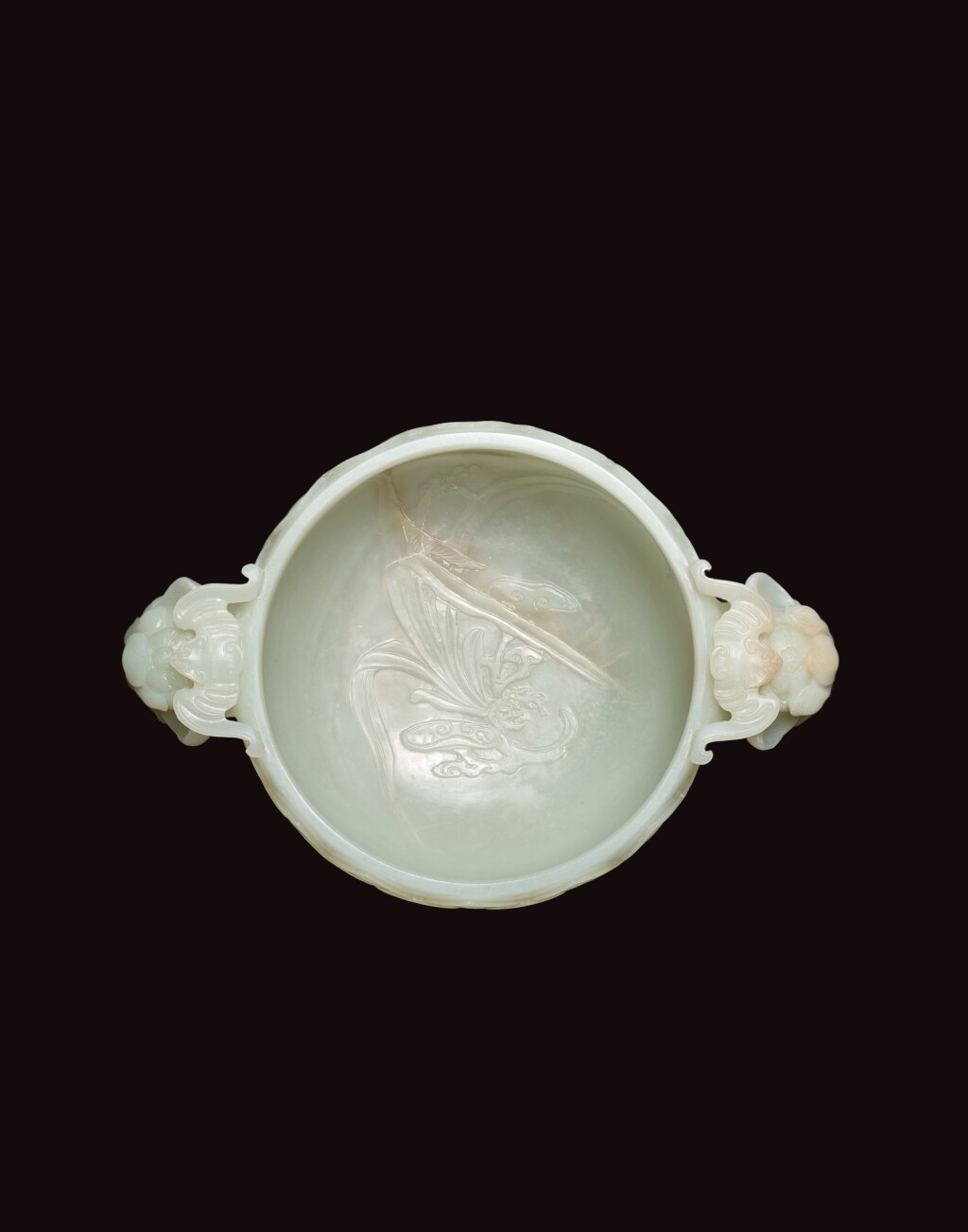 View full screen - View 1 of Lot 3886. A white jade 'lotus' marriage bowl, Qing dynasty, 18th century | 清十八世紀 白玉雙蝠活環耳蓮花奩.