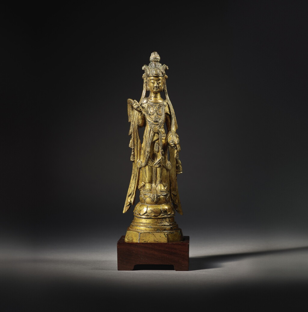View full screen - View 1 of Lot 3511. A magnificent finely cast gilt-bronze figure of Avalokiteshvara Sui dynasty | 隋 鎏金銅觀世音菩薩立像.