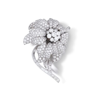 View full screen - View 1 of Lot 284. Broche diamants | Diamond brooch.