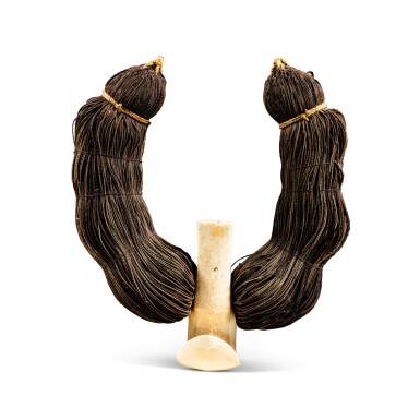 View full screen - View 1 of Lot 2. Collier lei niho palaoa, Îles d'Hawaï | Lei niho palaoa Necklace, Hawaï.