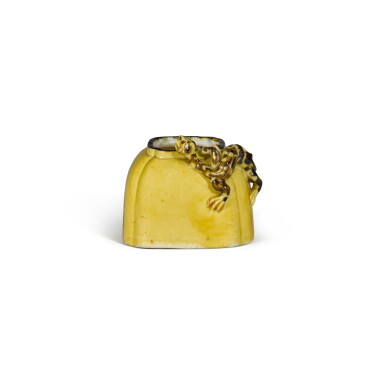 View full screen - View 1 of Lot 22. A yellow-glazed waterpot, Qing dynasty, 19th century | 清十九世紀 黃釉螭龍紋水盂.