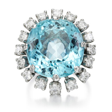 Voir en plein écran - Voir 1 du lot 96. Aquamarine and diamond ring.