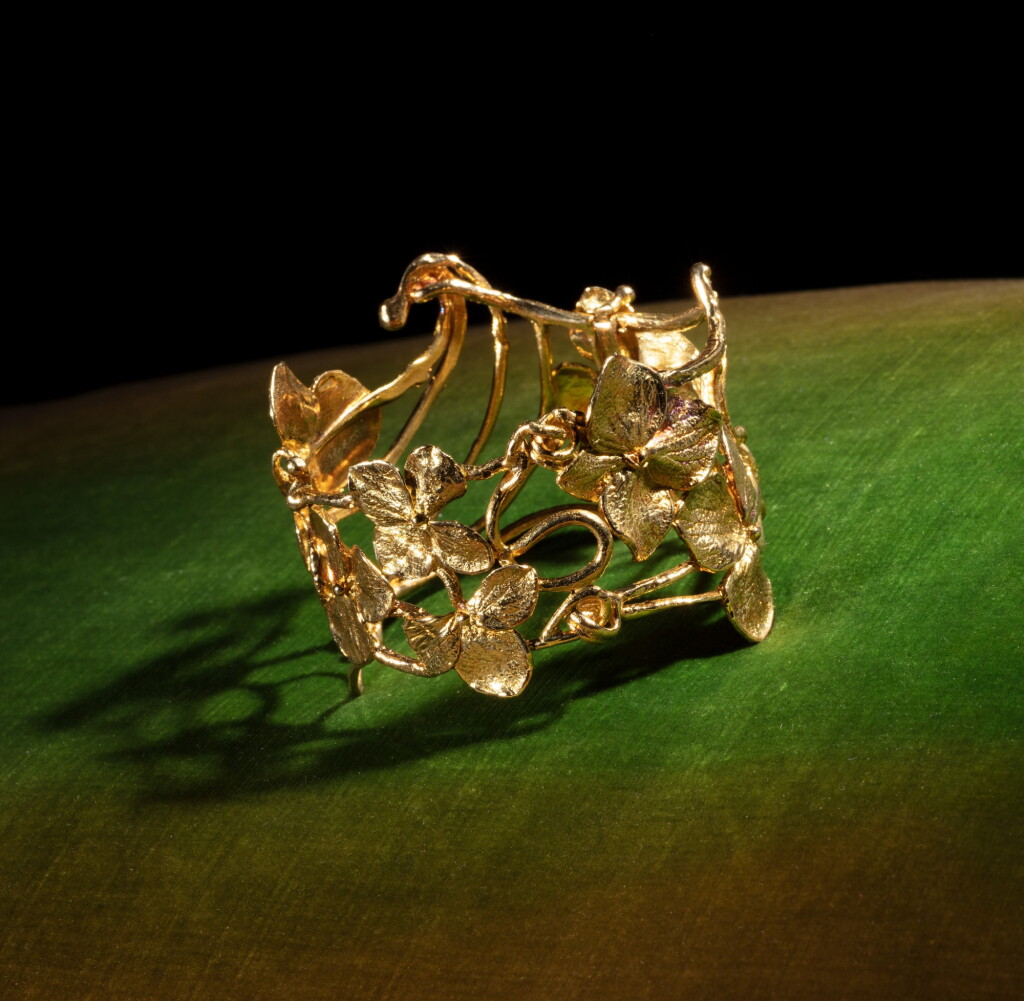 View full screen - View 1 of Lot 23. Bracelet Entrelacs.