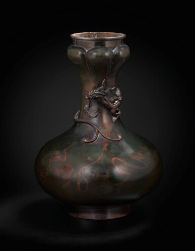 View full screen - View 1 of Lot 151. A rare large garlic-mouth bronze ‘dragon’ vase Qing dynasty, 17th century | 清十七世紀 銅盤龍蒜頭瓶.