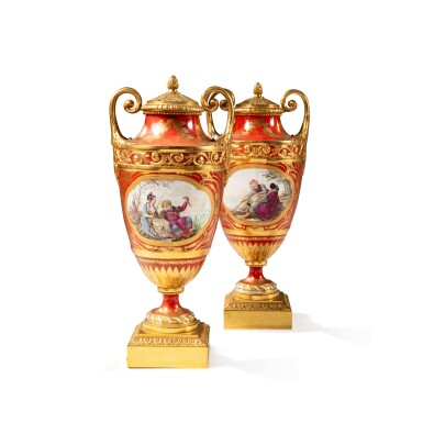 View full screen - View 1 of Lot 43. A rare pair of Louis XV Sèvres hard-paste porcelain 'moucheté corail' background covered vases, circa 1773 | Rare paire de vases couverts à fond moucheté corail en porcelaine de Sèvres de l'époque Louis XV, 1773.