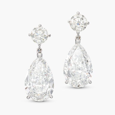 View full screen - View 1 of Lot 1230. Pair of Diamond Earrings | 3.16 及 3.10克拉 梨形 E色 鑽石 配 鑽石 耳墜 一對.